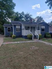 2025 LEE TERRACE SW, Birmingham, AL 35211