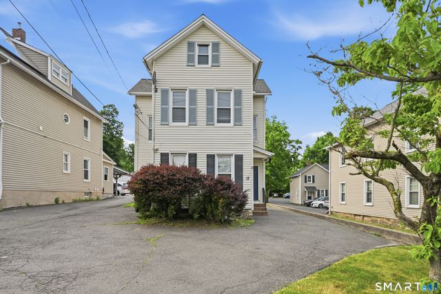 17 Lake Avenue, Danbury, CT 06810