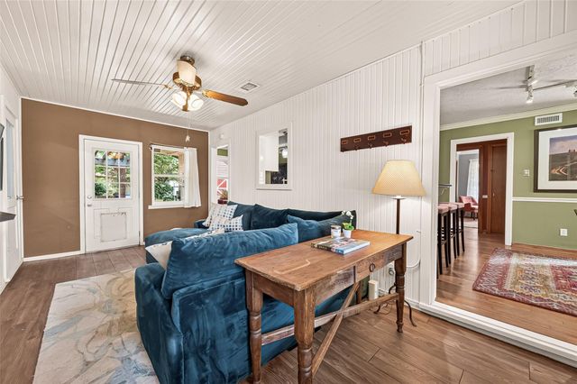 2126 Lamonte Lane, Houston, TX 77018