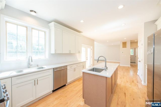 25 Park Place, Little Falls, NJ 07424