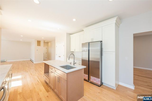 25 Park Place, Little Falls, NJ 07424