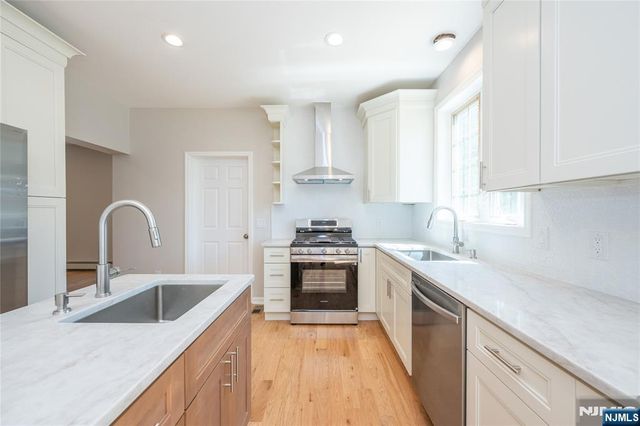 25 Park Place, Little Falls, NJ 07424