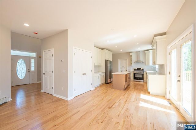 25 Park Place, Little Falls, NJ 07424