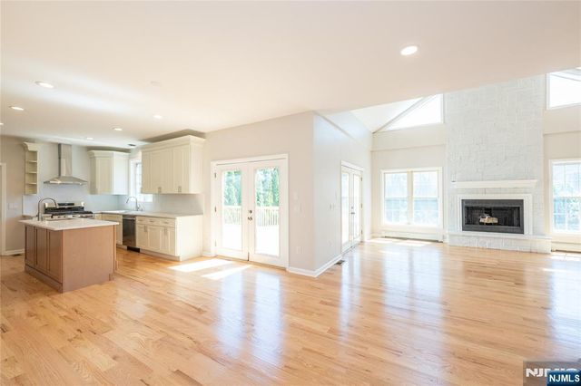 25 Park Place, Little Falls, NJ 07424
