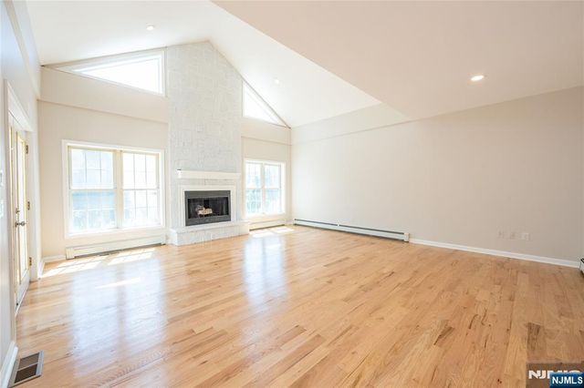 25 Park Place, Little Falls, NJ 07424