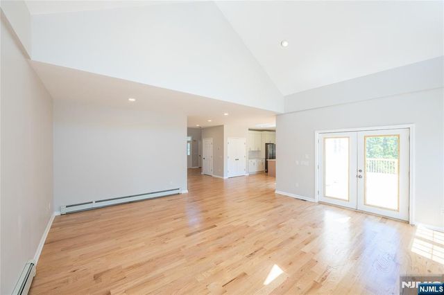 25 Park Place, Little Falls, NJ 07424
