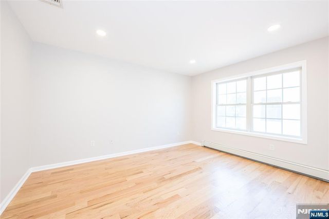 25 Park Place, Little Falls, NJ 07424
