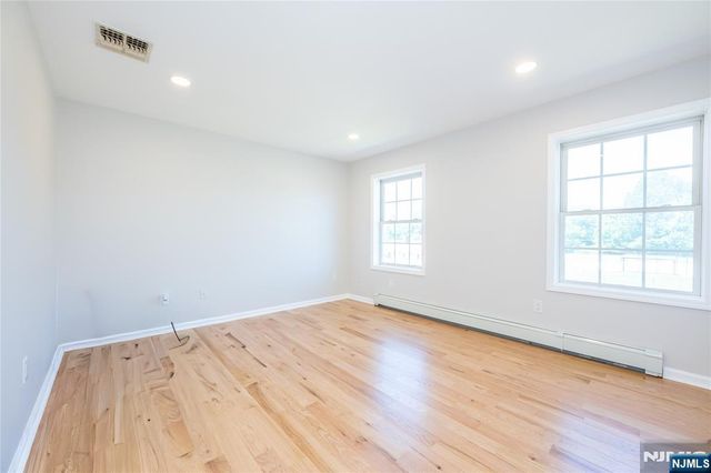25 Park Place, Little Falls, NJ 07424
