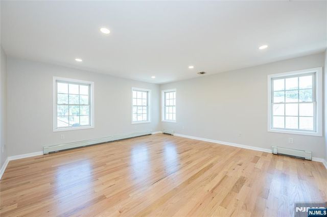 25 Park Place, Little Falls, NJ 07424