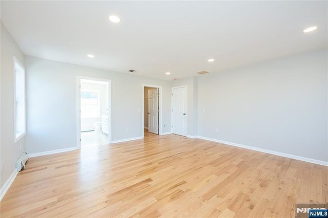25 Park Place, Little Falls, NJ 07424