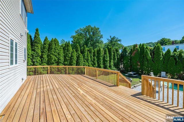 25 Park Place, Little Falls, NJ 07424