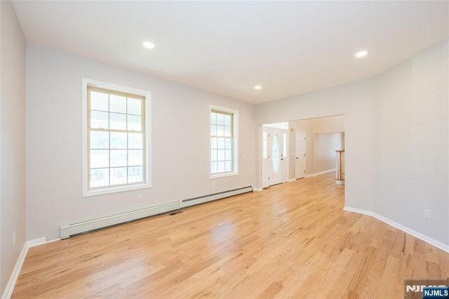 25 Park Place, Little Falls, NJ 07424