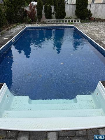 25 Park Place, Little Falls, NJ 07424