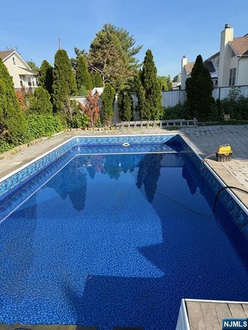25 Park Place, Little Falls, NJ 07424