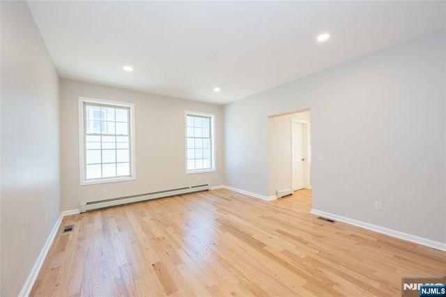 25 Park Place, Little Falls, NJ 07424