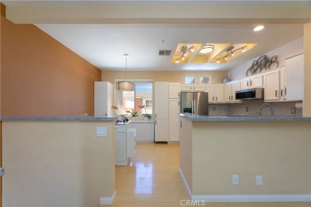 112 Santa Barbara Court, Lake Forest, CA 92610