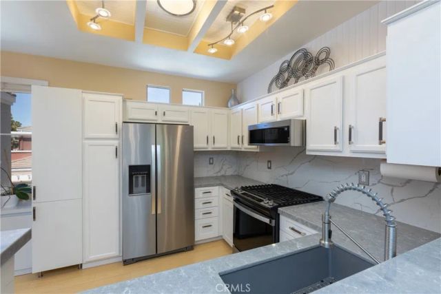 112 Santa Barbara Court, Lake Forest, CA 92610