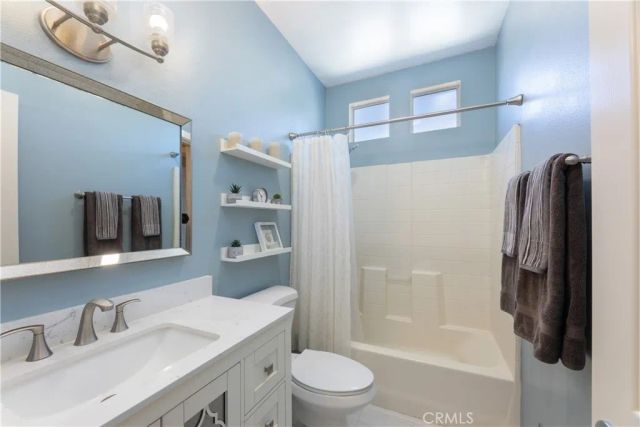 112 Santa Barbara Court, Lake Forest, CA 92610