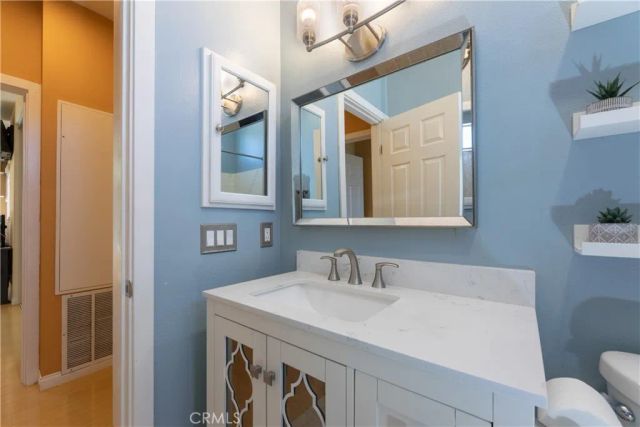 112 Santa Barbara Court, Lake Forest, CA 92610