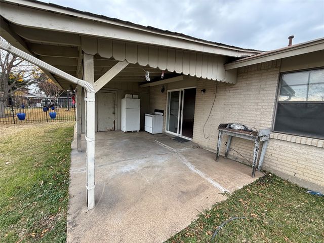 801 Tearose Drive, Garland, TX 75040