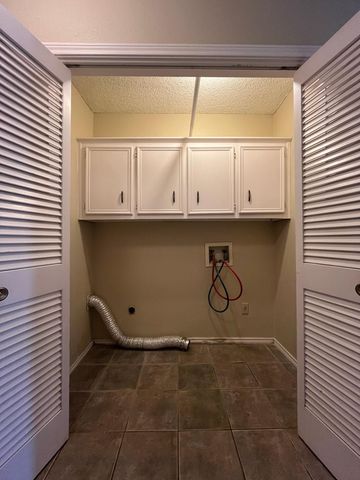 7001 Geneva Avenue, B, Lubbock, TX 79413