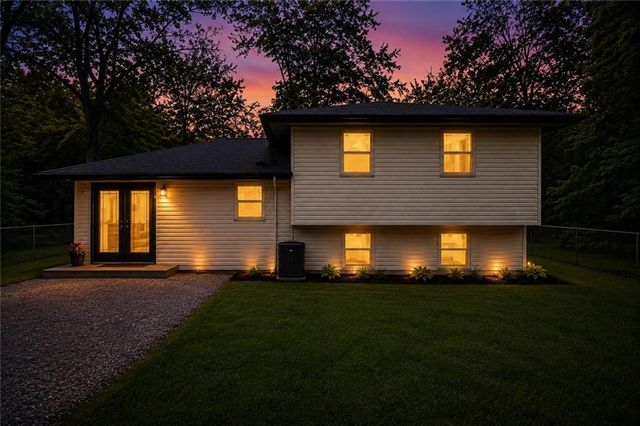 863 Kendall Road, Peculiar, MO 64078
