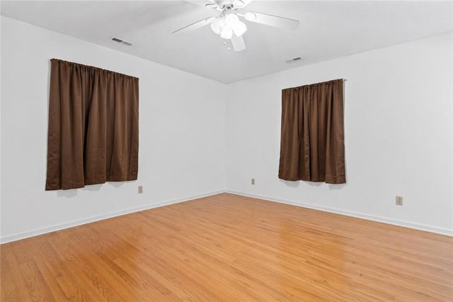 863 Kendall Road, Peculiar, MO 64078