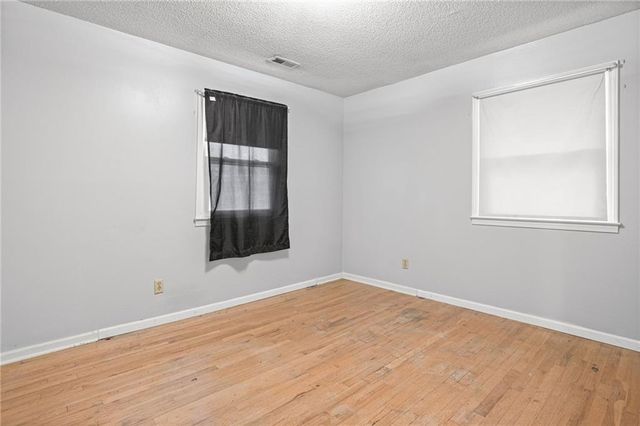 863 Kendall Road, Peculiar, MO 64078