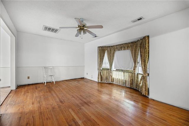 863 Kendall Road, Peculiar, MO 64078