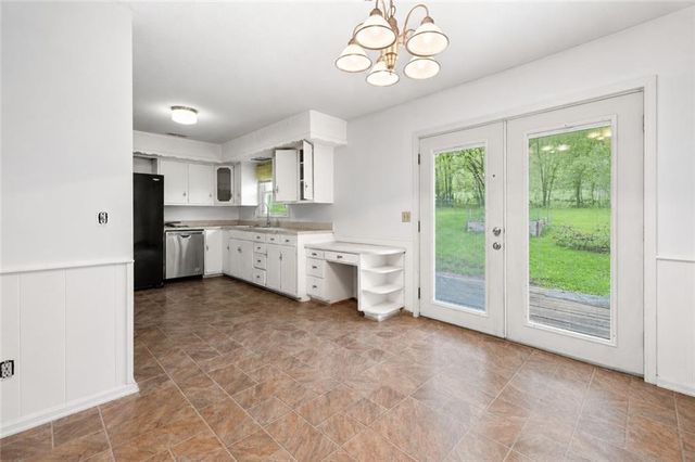 863 Kendall Road, Peculiar, MO 64078