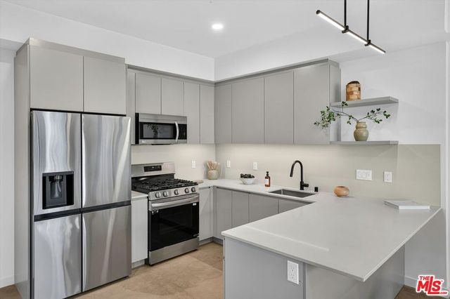 904 S New Hampshire Avenue 407, Los Angeles, CA 90006