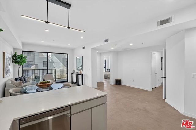 904 S New Hampshire Avenue 407, Los Angeles, CA 90006