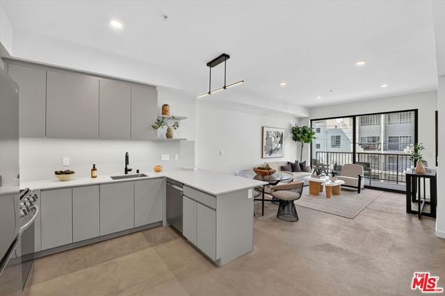 904 S New Hampshire Avenue 407, Los Angeles, CA 90006