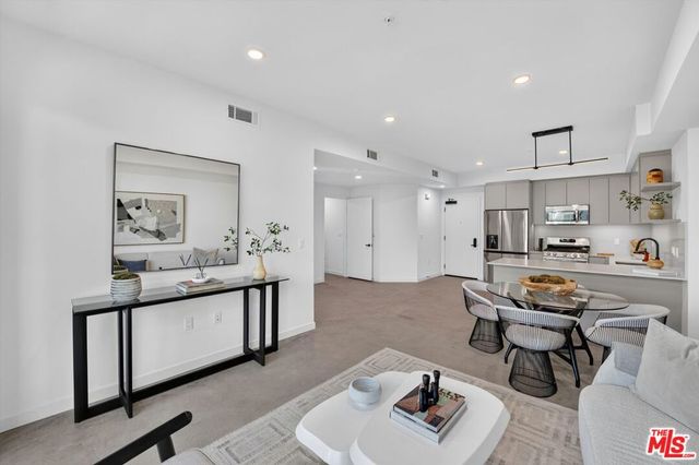 904 S New Hampshire Avenue 407, Los Angeles, CA 90006