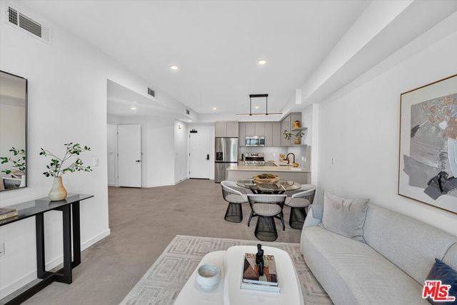 904 S New Hampshire Avenue 407, Los Angeles, CA 90006