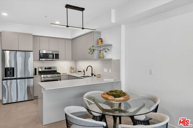904 S New Hampshire Avenue 407, Los Angeles, CA 90006