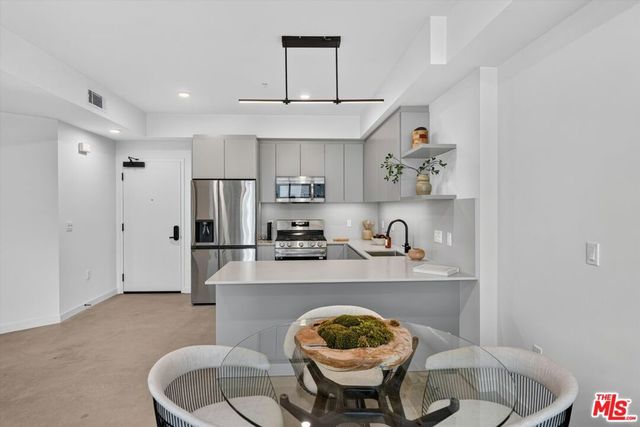 904 S New Hampshire Avenue 407, Los Angeles, CA 90006