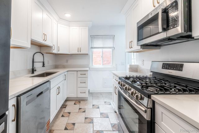 28419 Park Court, Madison Heights, MI 48071