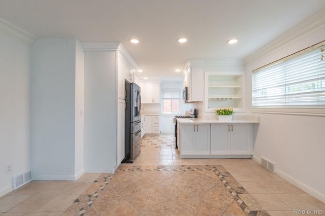 28419 Park Court, Madison Heights, MI 48071