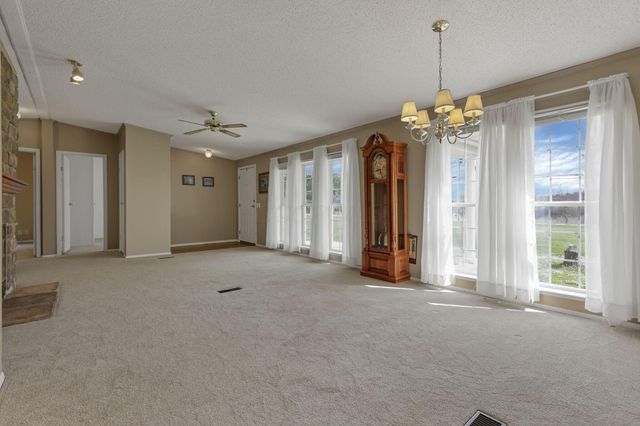 895 Becks Knob Road SW, Lancaster, OH 43130