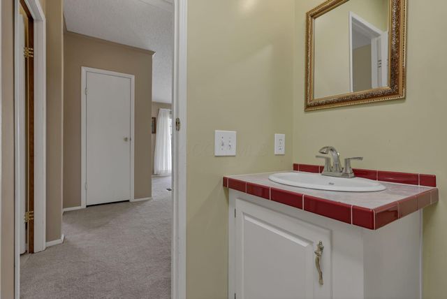 895 Becks Knob Road SW, Lancaster, OH 43130