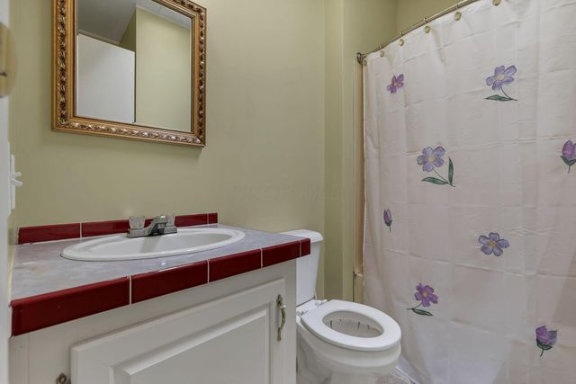 895 Becks Knob Road SW, Lancaster, OH 43130