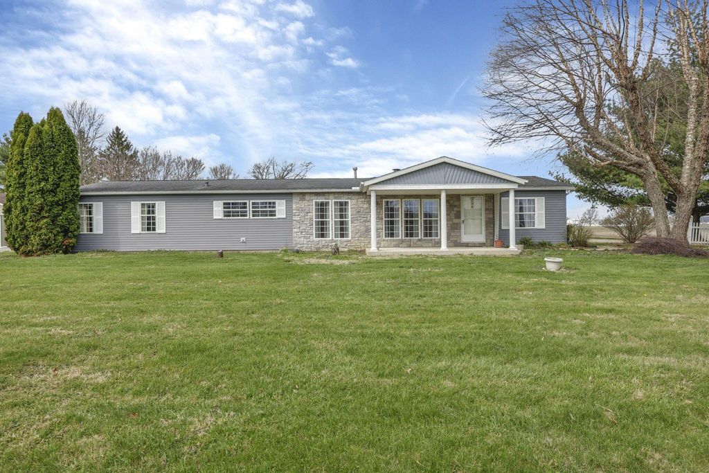 895 Becks Knob Road SW, Lancaster, OH 43130