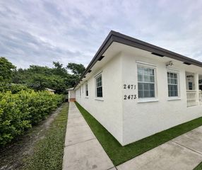2471 NW 18th Ter A, Miami, FL 33125