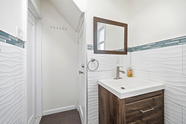 4000 Pratt Avenue, Bronx, NY 10466