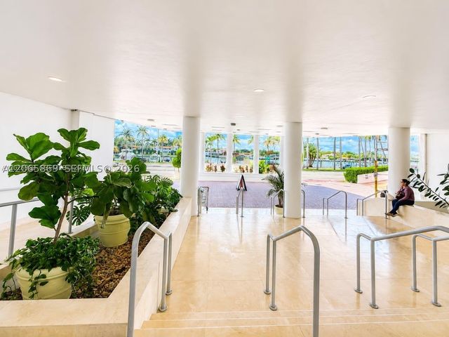 5005 Collins Ave 616, Miami Beach, FL 33140