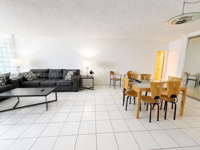 5005 Collins Ave 616, Miami Beach, FL 33140