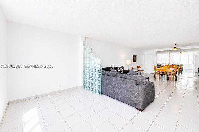 5005 Collins Ave 616, Miami Beach, FL 33140