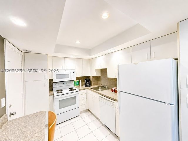 5005 Collins Ave 616, Miami Beach, FL 33140