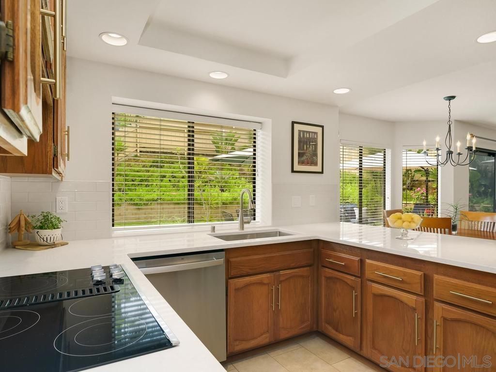Image 13 of property listing at 1981 AVENIDA jOAQUIN, Encinitas, CA 92024